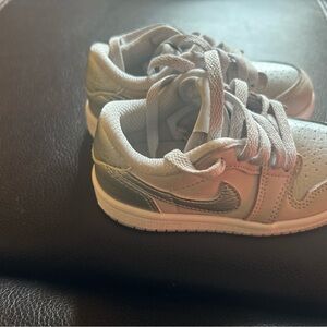 Nike ACG Kids Silver Sneakers